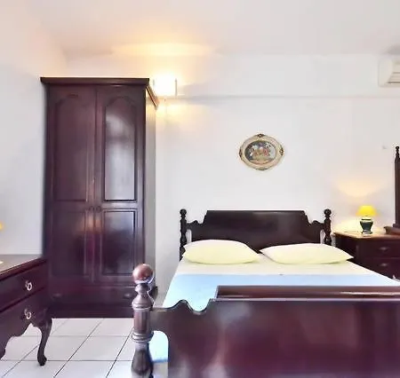 Center Apartment *