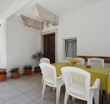 Center * Omiš