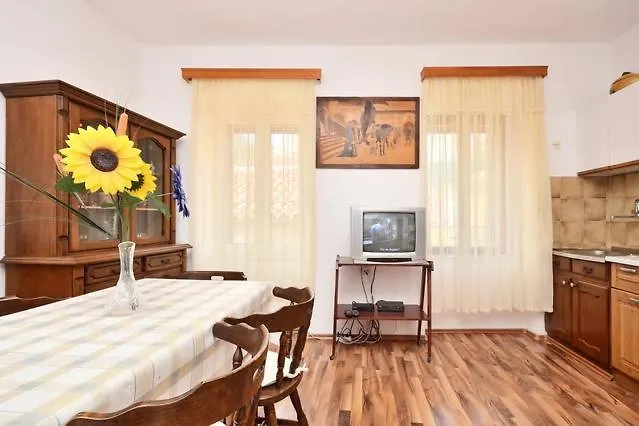 Center Apartman *